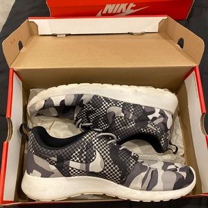 Nike Roshe One Print